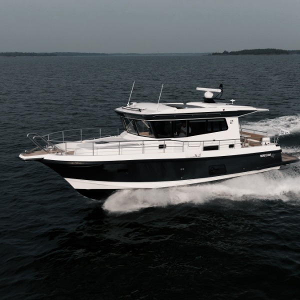 Nord Star 42+, cabins